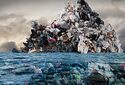 Источником загрязнения океана пластиковым мусором является деятельность торговых судов
