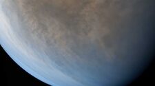 Астрономы впервые посмотрели на атмосферу Венеры ночью